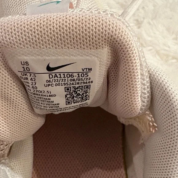 Women's White and Pink Nike Athletic Running  Sneakers - Picture 8 of 9